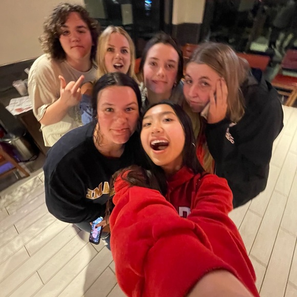 Meet your posher, Catherine - Picture 4 of 8